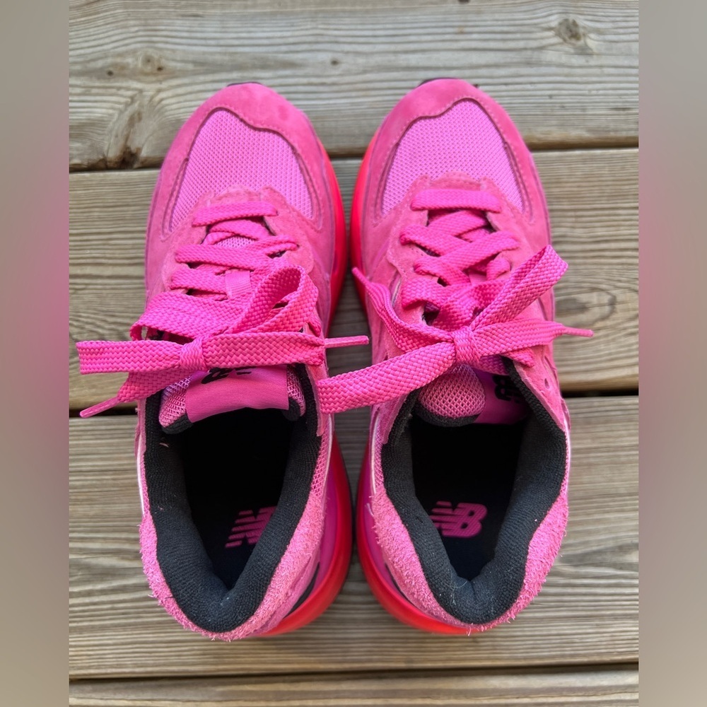 New Balance Romantic Choice 57/40 sneakers in pink Sz 5.5